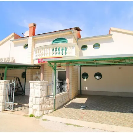 Apartments Marica Bilo