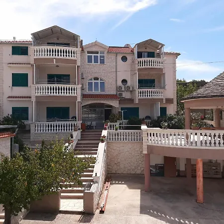 公寓 Apartments Marica Bilo *