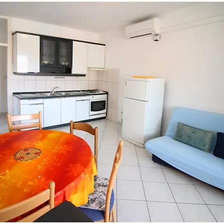 Apartments Marica Bilo *